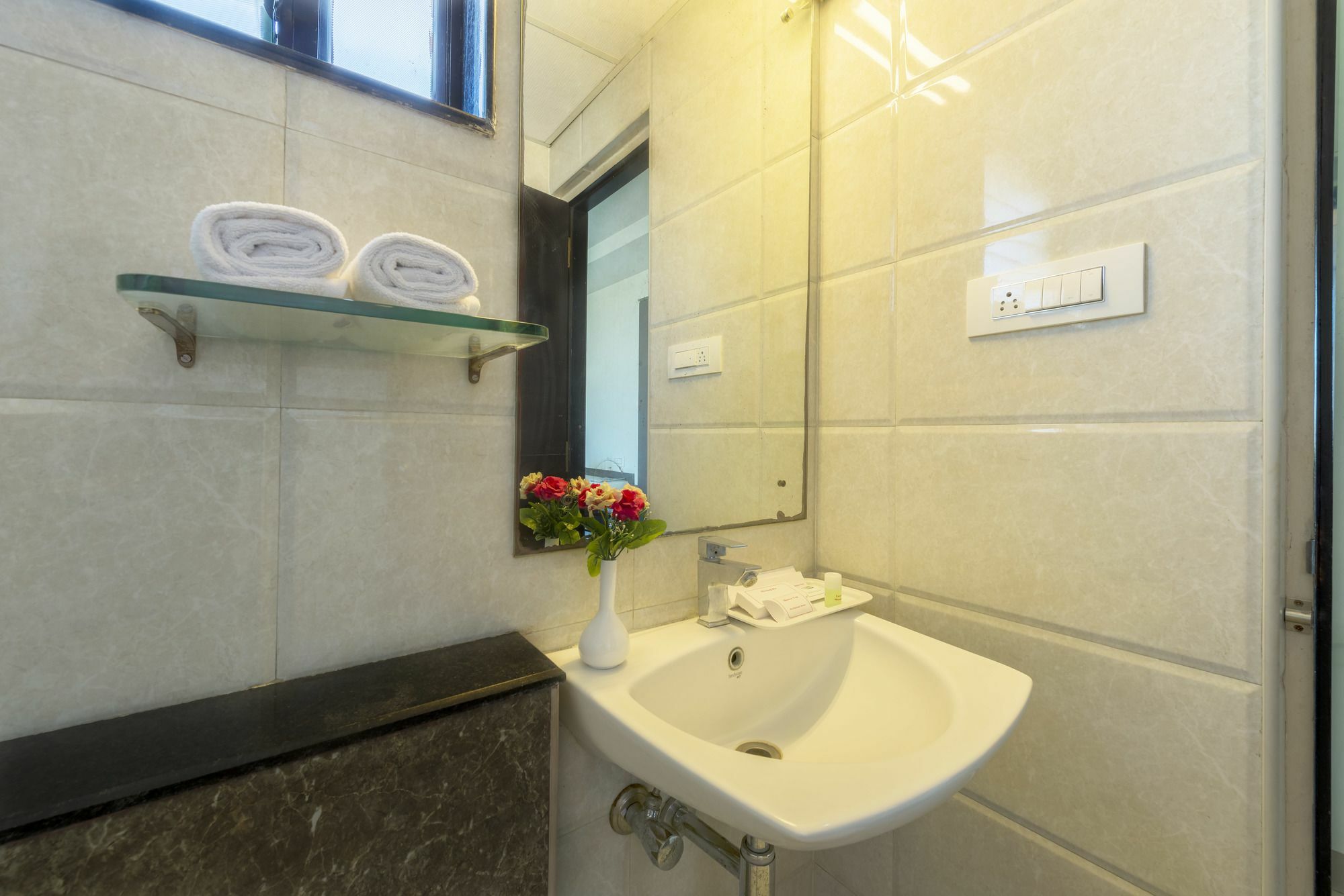فندق Treebo Raj Elegance Manyata Tech Park بنغالور المظهر الخارجي الصورة